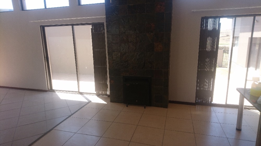 To Let 3 Bedroom Property for Rent in Hillside Free State